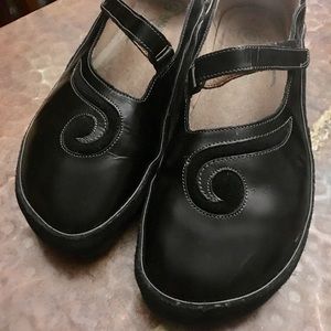 NAOT Matai Black Leather Size 11
